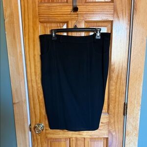 CHANEL Elegant Black Pencil Skirt